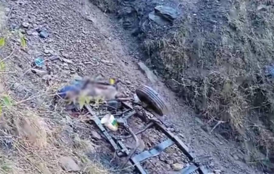 मंडी-कुल्‍लू मार्ग पर वाहन खाई में गिरा, 3 लोगों की दर्दनाक मौत