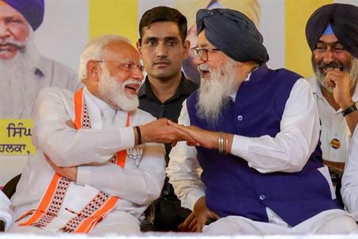 किसान आंदोलनः नाराज प्रकाश सिंह बादल को मोदी ने दी जन्मदिन की बधाई