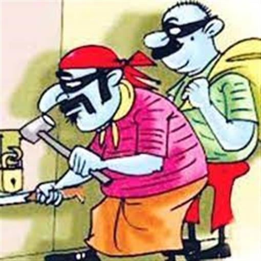 नगदी समेत चोरी किया हजारों का सामान, मामला दर्ज