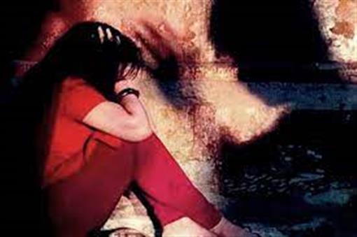 युवक पर कोल्डड्रिंक में नशीला पदार्थ देकर दुष्कर्म करने का आरोप