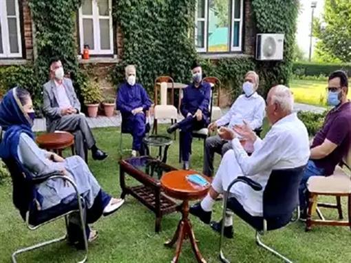 जम्मू-कश्मीर पर पीएम की बैठक के नतीजे से निराश: गुपकार गठबंधन