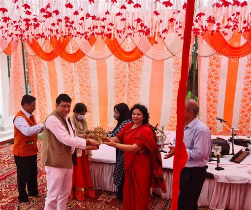 सभी भारतीय शिक्षा को देें महत्वः प्रो. शर्मा