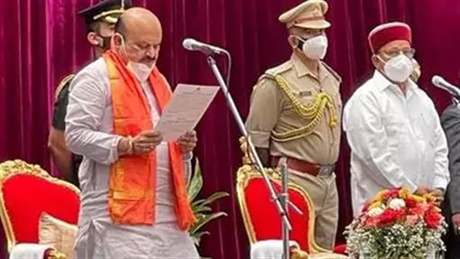 बोम्मई ने कर्नाटक के मुख्यमंत्री पद की शपथ ली