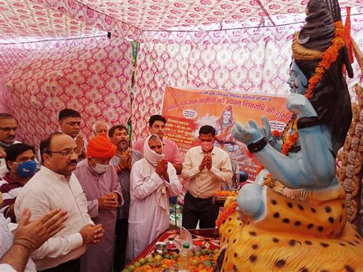 अलग-अलग संस्कृतियों के बाद भी हमारी आस्था एकः सुधीर सिंगला