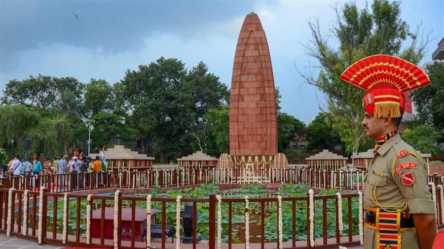 जलियांवाला बाग परिसर के पुनर्निर्माण पर राहुल गांधी का आरोप,शहीदों का अपमान किया गया
