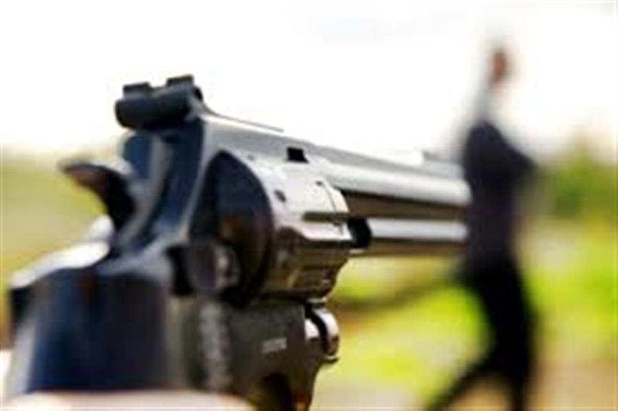 नोएडा में खाने को लेकर विवाद पर होटल संचालक की गोली मार कर हत्‍या