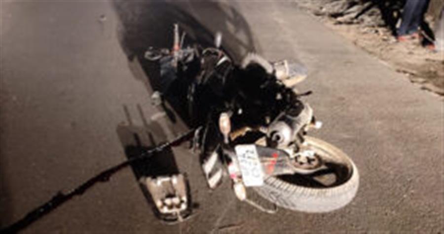 कुल्‍लू में बाइक डिवाइडर से टकराई, बाइक सवार की मौत