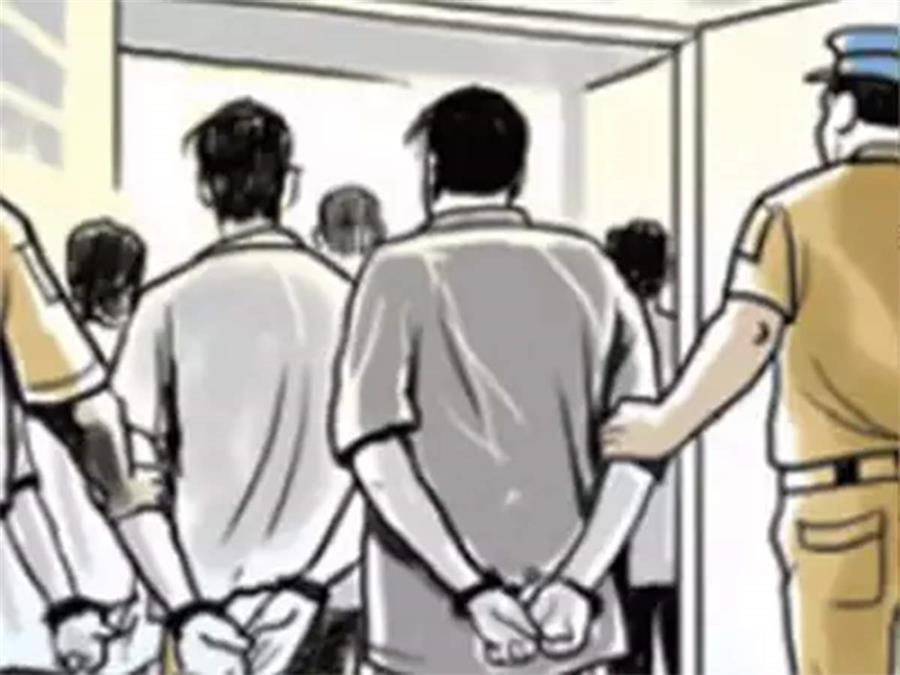 सोलन पुलिस ने नशे के साथ दबोचे तीन युवक