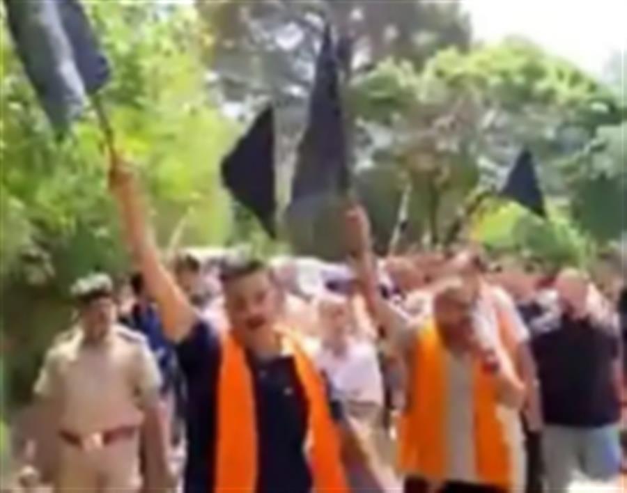 सवर्ण संगठन फिर सक्रीय, स्‍वास्‍थ्‍य मंत्री सैजल को घेरकर काले झंडे दिखाए और नारेबाजी की