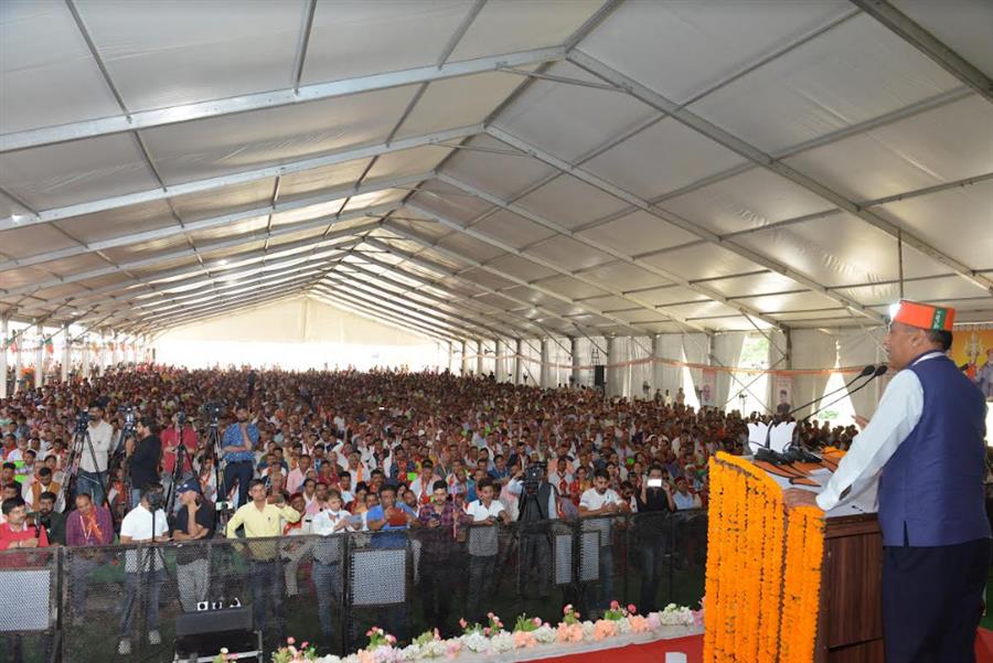 केंद्र से 10,000 करोड़ की परियोजनाओं के अलावा 800 करोड़ की विशेष वित्तीय सहायता स्वीकृत: सीएम