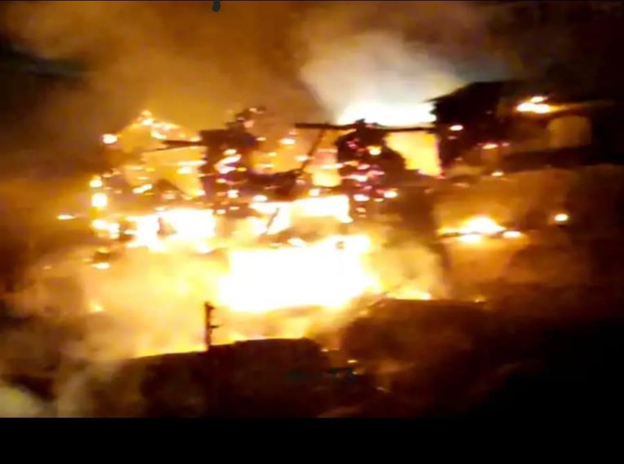 आग लगने से राख हुए चार मकान, लाखों का नुकसान 