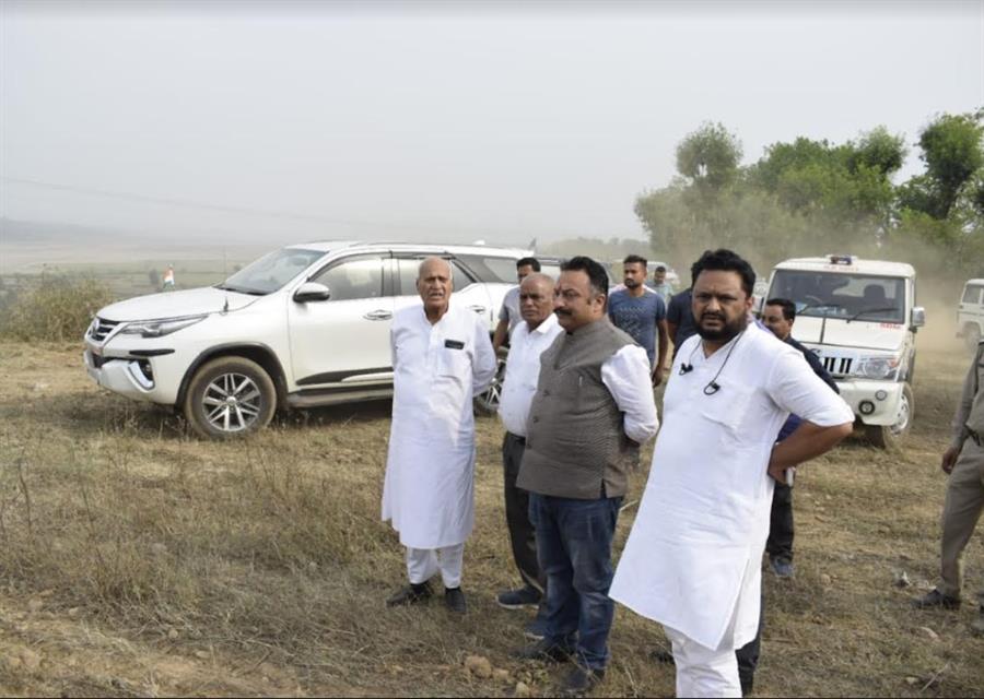 शिक्षा मंत्री ने ज्‍वाली, फतेहपुर व शाहपुर में डे-बोर्डिंग स्कूलों के लिए भूमि का निरीक्षण किया
