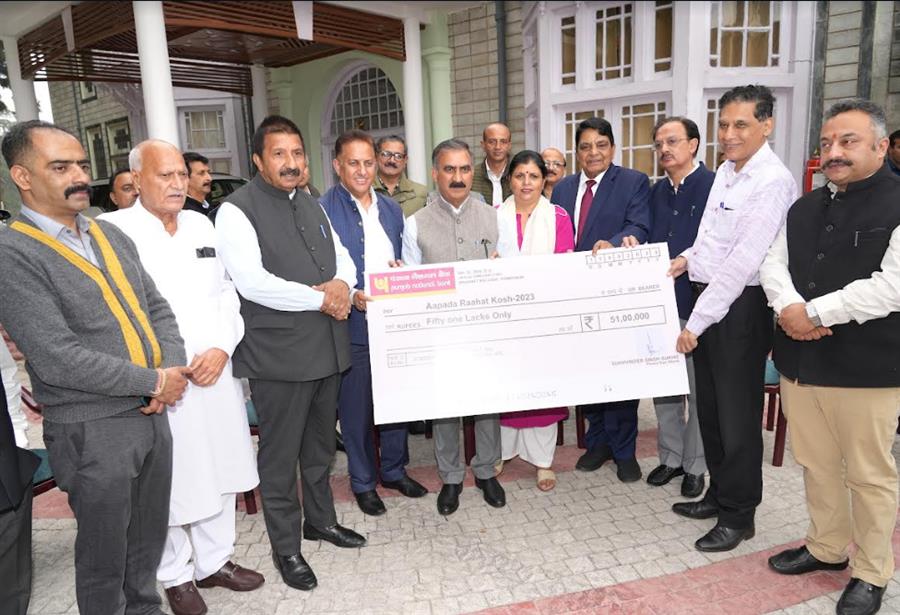 मुख्यमंत्री सुखविंदर सिंह सुक्खू ने अपनी जमा पूंजी के 51 लाख आपदा राहत कोष-2023 में दान दिए