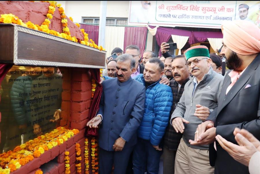मुख्यमंत्री ने पांवटा साहिब विधानसभा क्षेत्र के पुरूवाला में सिरमौरी हाट की आधारशिला रखी