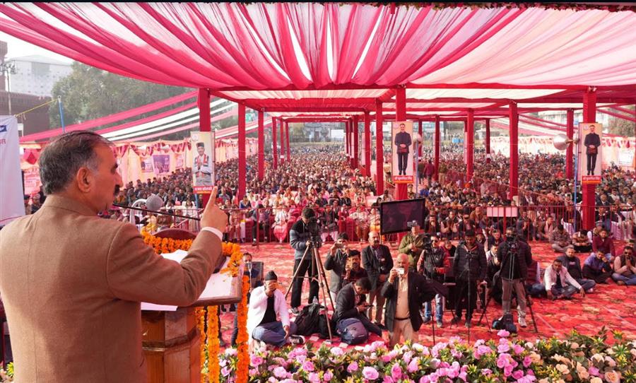 सीएम ने सिरमौर के 1388 आपदा प्रभावित परिवारों को 9.88 करोड़ रुपए पुनर्वास राशि आवंटित की