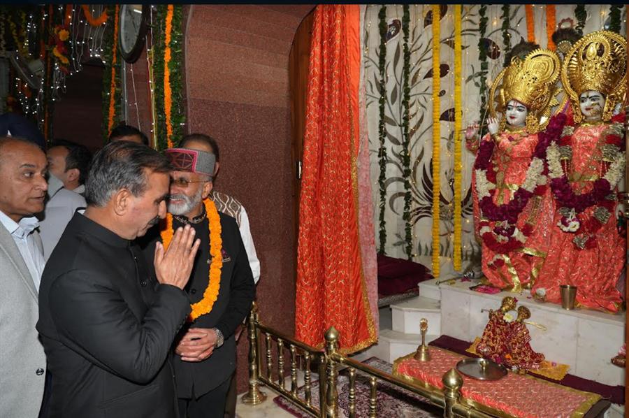 सीएम सुक्‍खू ने राम मंदिर में दीप जलाकर किया अखण्ड पाठ का शुभारंभ, 22 को अवकाश घोषित