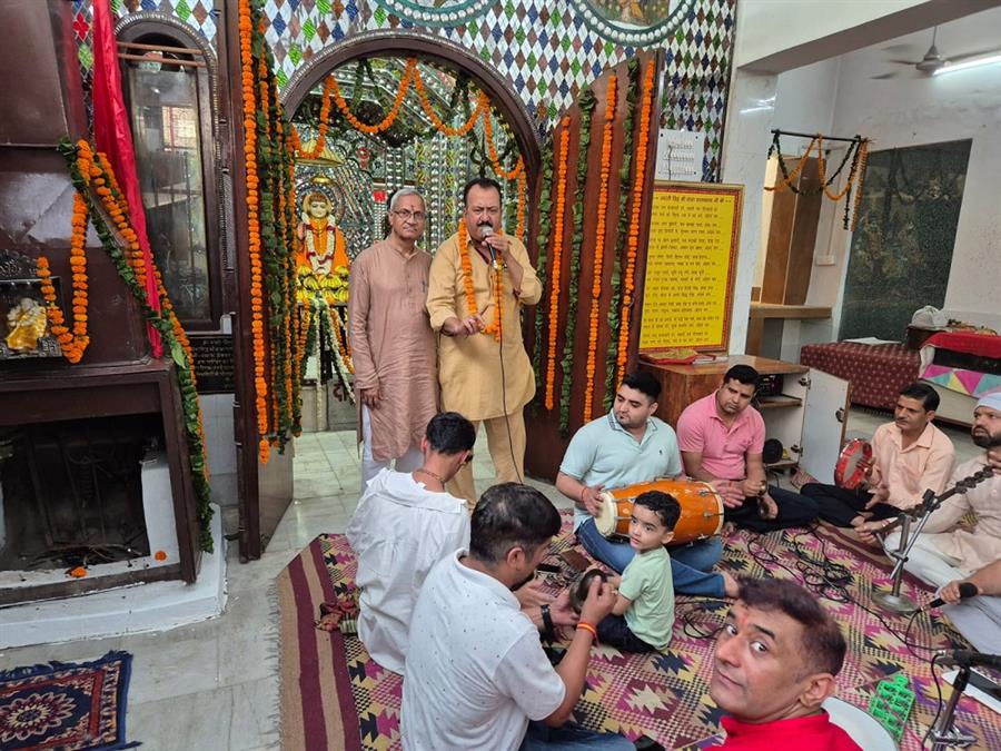 बाबा बालकनाथ के भजनों पर झूमे श्रद्धालु