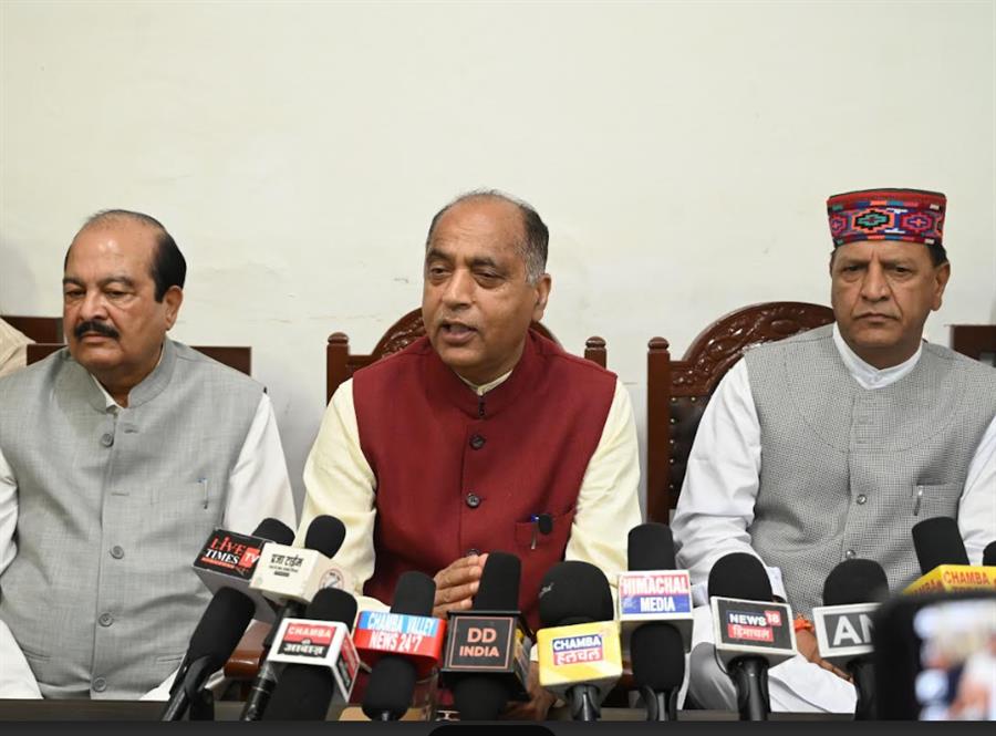 सरकार न आपदा से बचाव को लेकर गंभीर थी और न ही राहत को लेकर है: जयराम ठाकुर