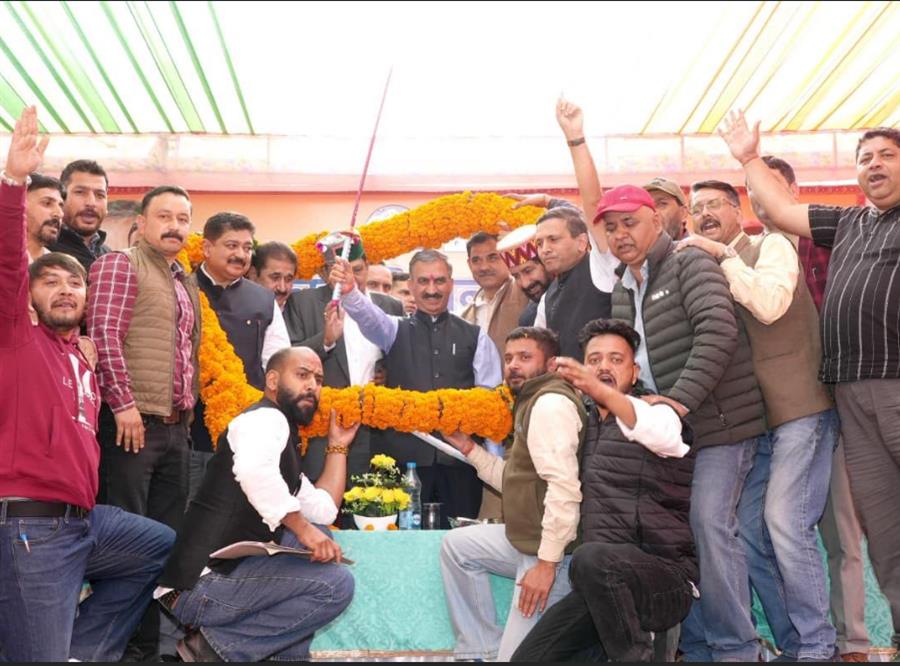 सीबीएसई स्कूलों के अध्यापकों का बनेगा अलग कैडरः मुख्यमंत्री