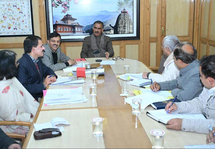 सीबीएसई संबद्ध स्कूलों के शिक्षकों का मूल कैडर में अधिकार सुरक्षित रखा जाएः सीएम