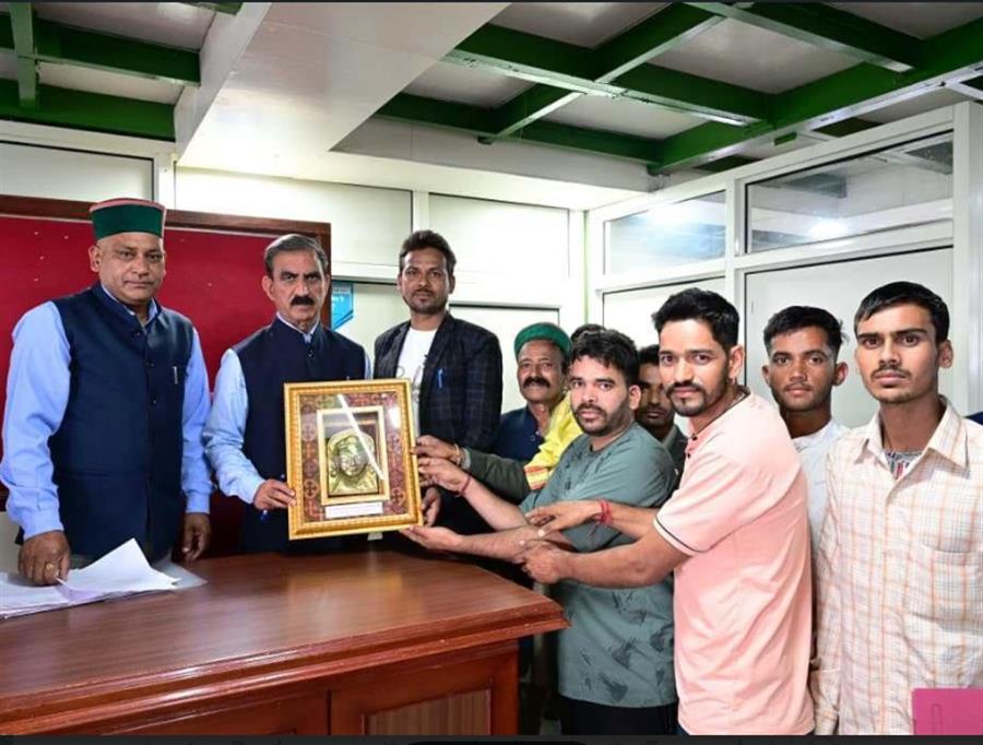 137 करोड़ रुपये से सुदृढ़ होगी चैल-चौक-जंजैहली सड़कः मुख्यमंत्री