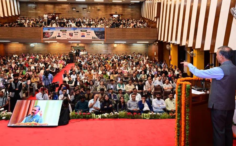एचपीयू में शुरू होंगे नए पाठ्यक्रम, विद्यार्थी और शिक्षकों को एक्सपोजर विजिट पर भेजेंगेःसीएम