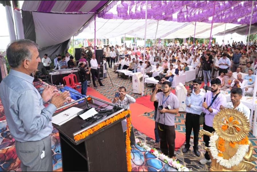 हमीरपुर में खुलेंगे साईंस कॉलेज, एलाइड एवं स्वास्थ्य सेवा कॉलेज और एम्स स्तर का आयुर्वेदिक संस्थान: सीएम