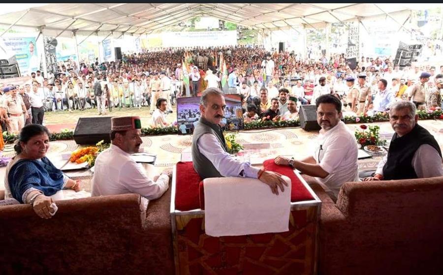 सीएम ने डाडासीबा को एसडीएम कार्यालय और कस्बा कोटला को सीएचसी का तोहफा दिया