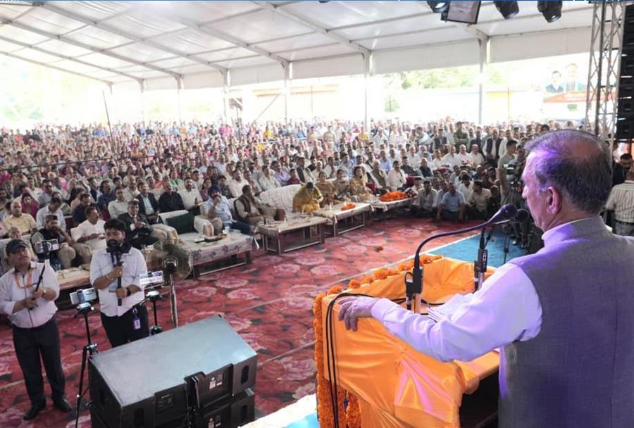 सीबीएसई स्कूलों में 3 माह में रखे जाएंगे 2,000 शिक्षक: सीएम