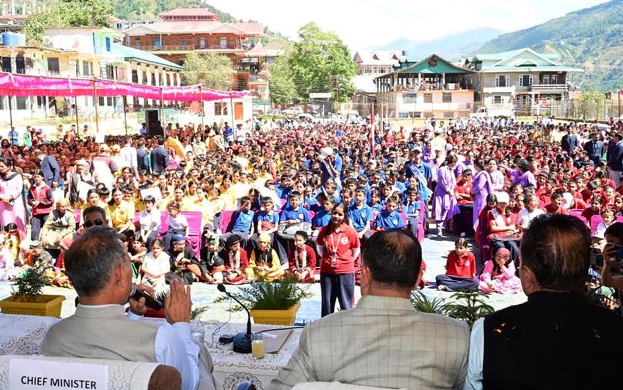 छात्रा की मांग पर सीएम ने रोहडू स्‍कूल के नए भवन निर्माण के लिए दिए 2 करोड़